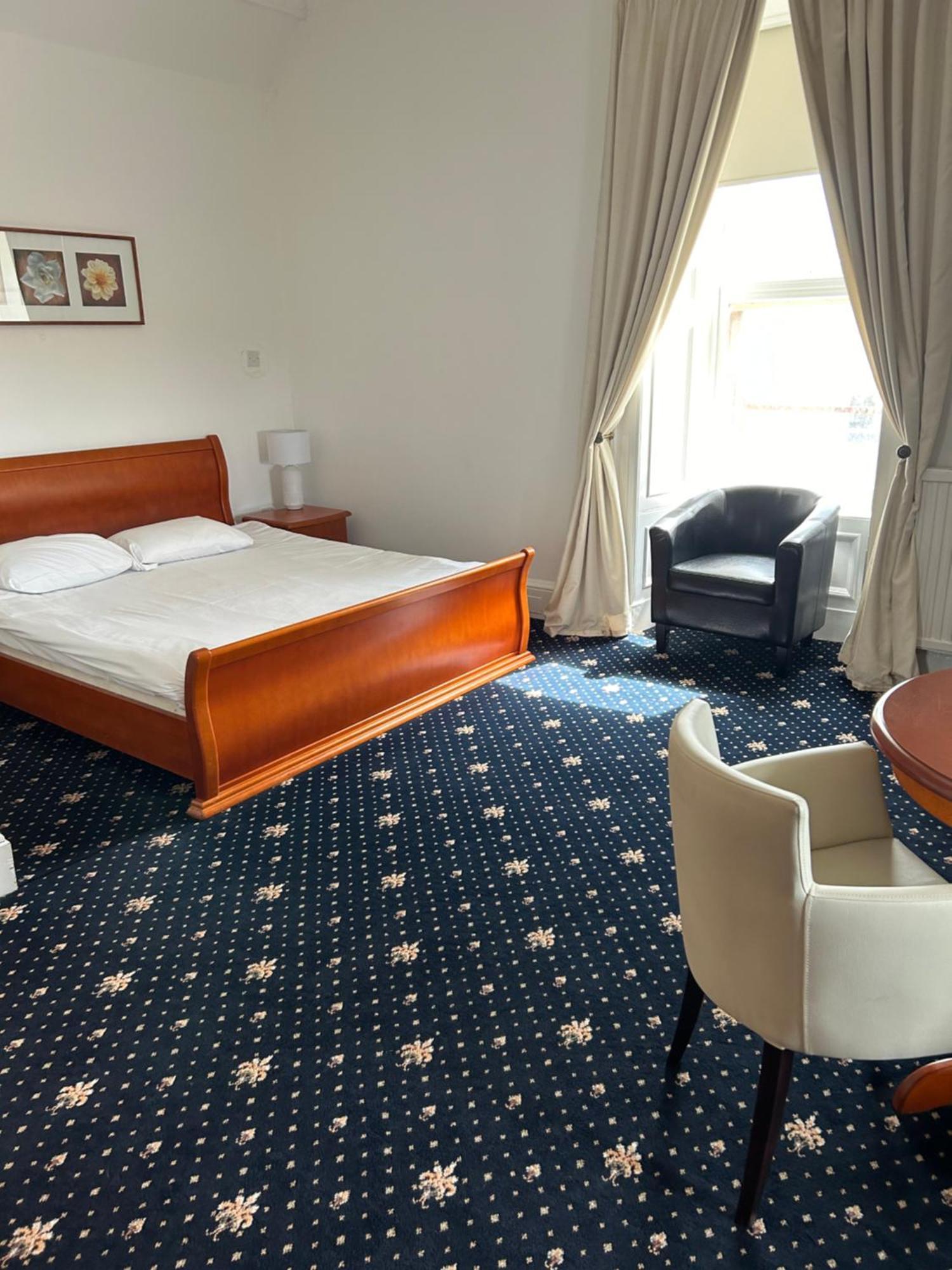 פרסטוויק Adamton Country House Hotel מראה חיצוני תמונה