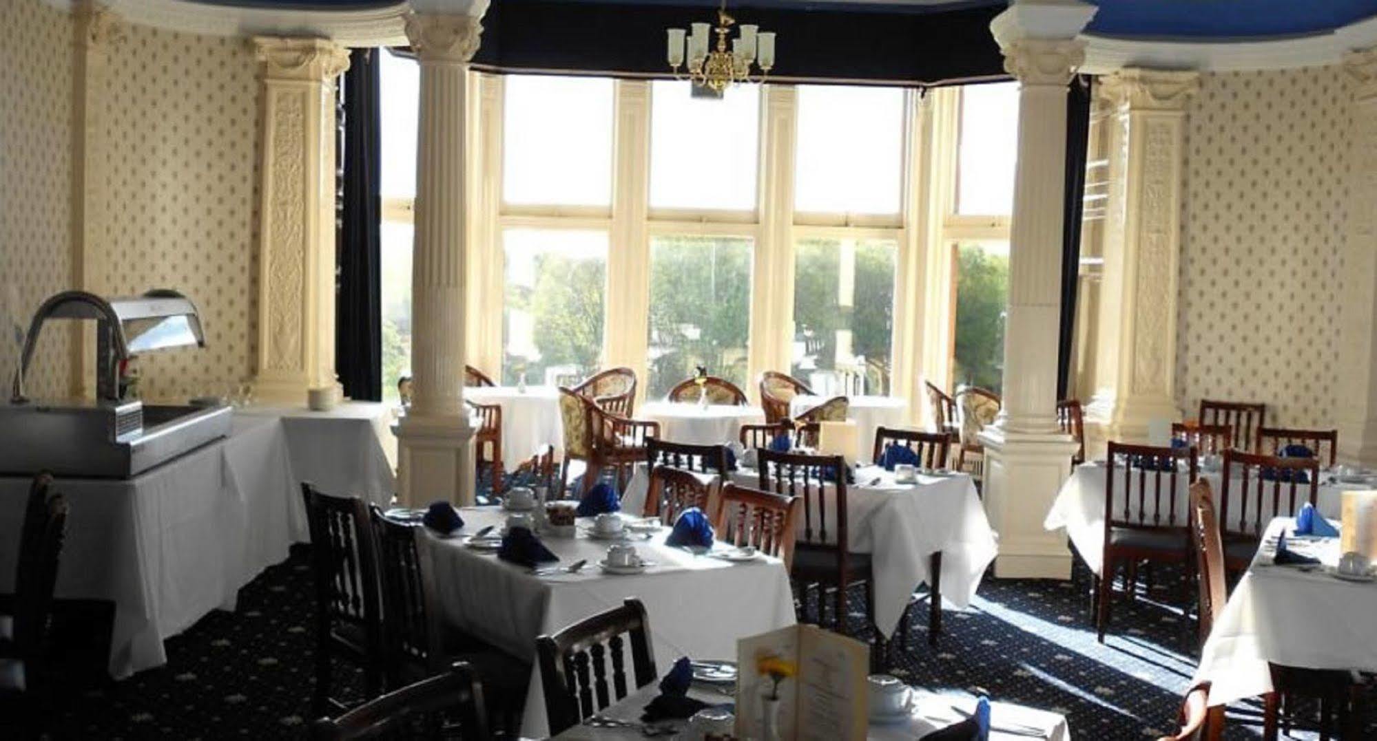 פרסטוויק Adamton Country House Hotel מראה חיצוני תמונה